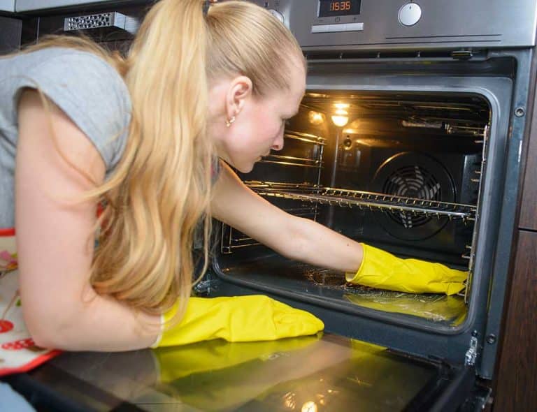 Oven Cleaning Tips from the Cleaning Professionals